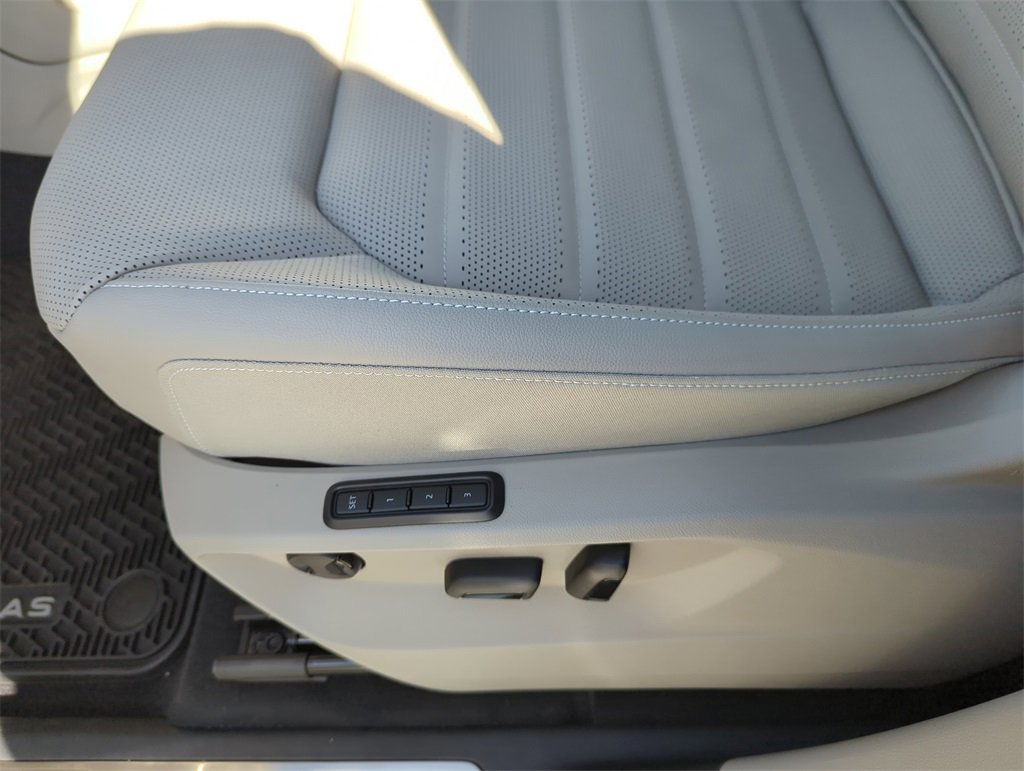 New 2026 Volkswagen Atlas SEL image 30