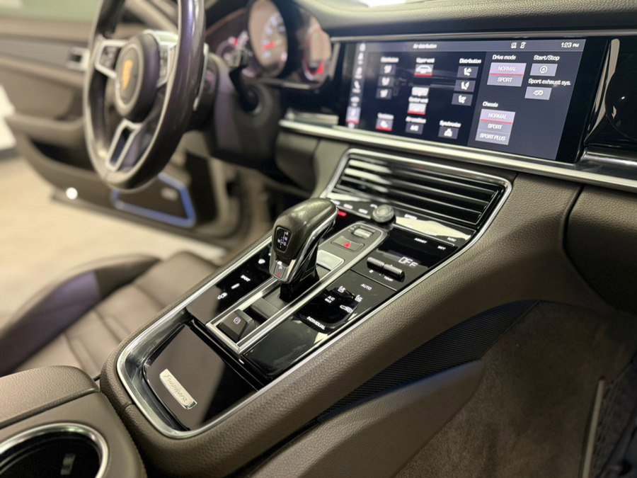 Used 2018 Porsche Panamera 4S AWD/4WD image 52