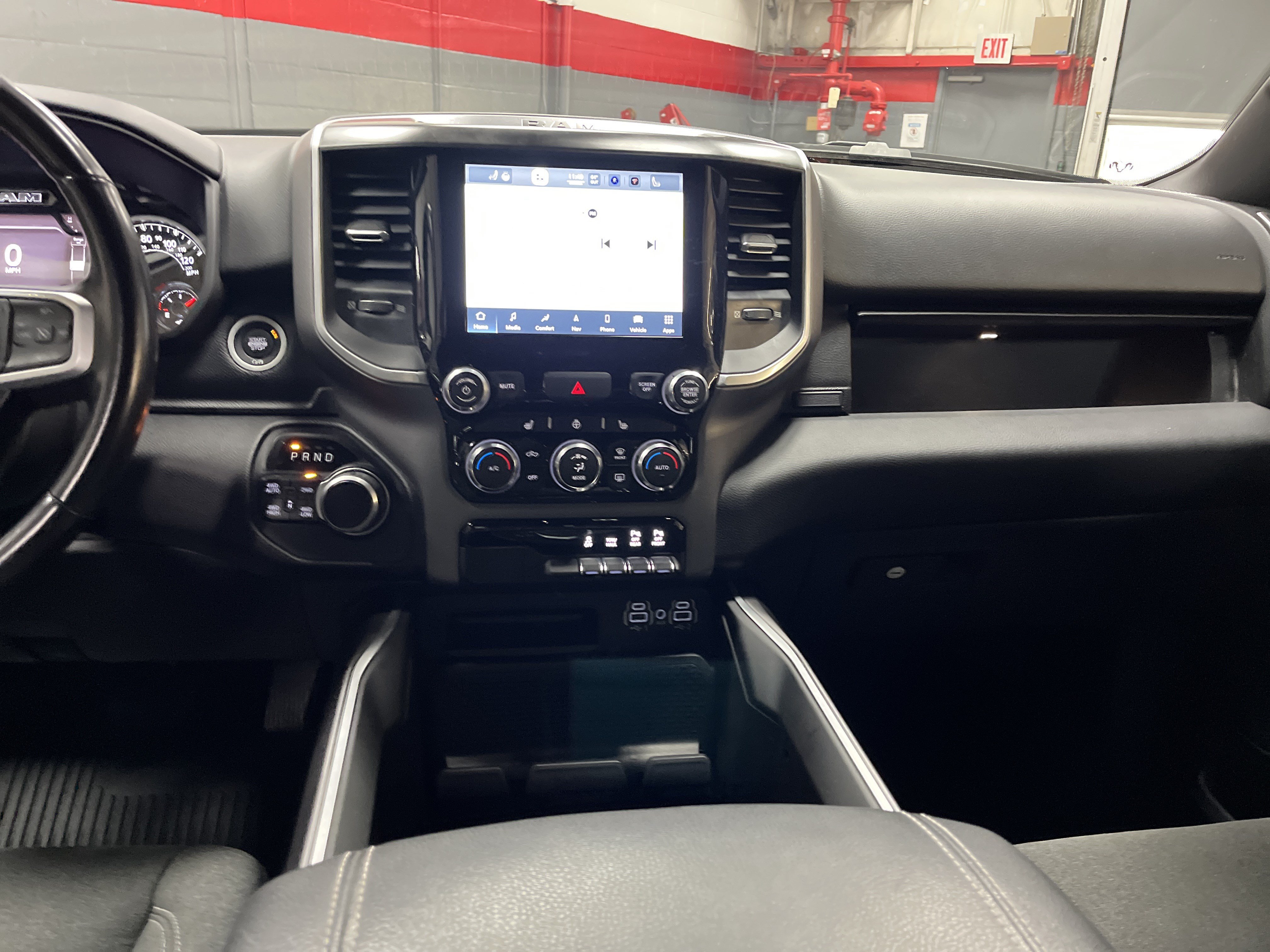 Used 2022 RAM 1500 Big Horn AWD/4WD image 29