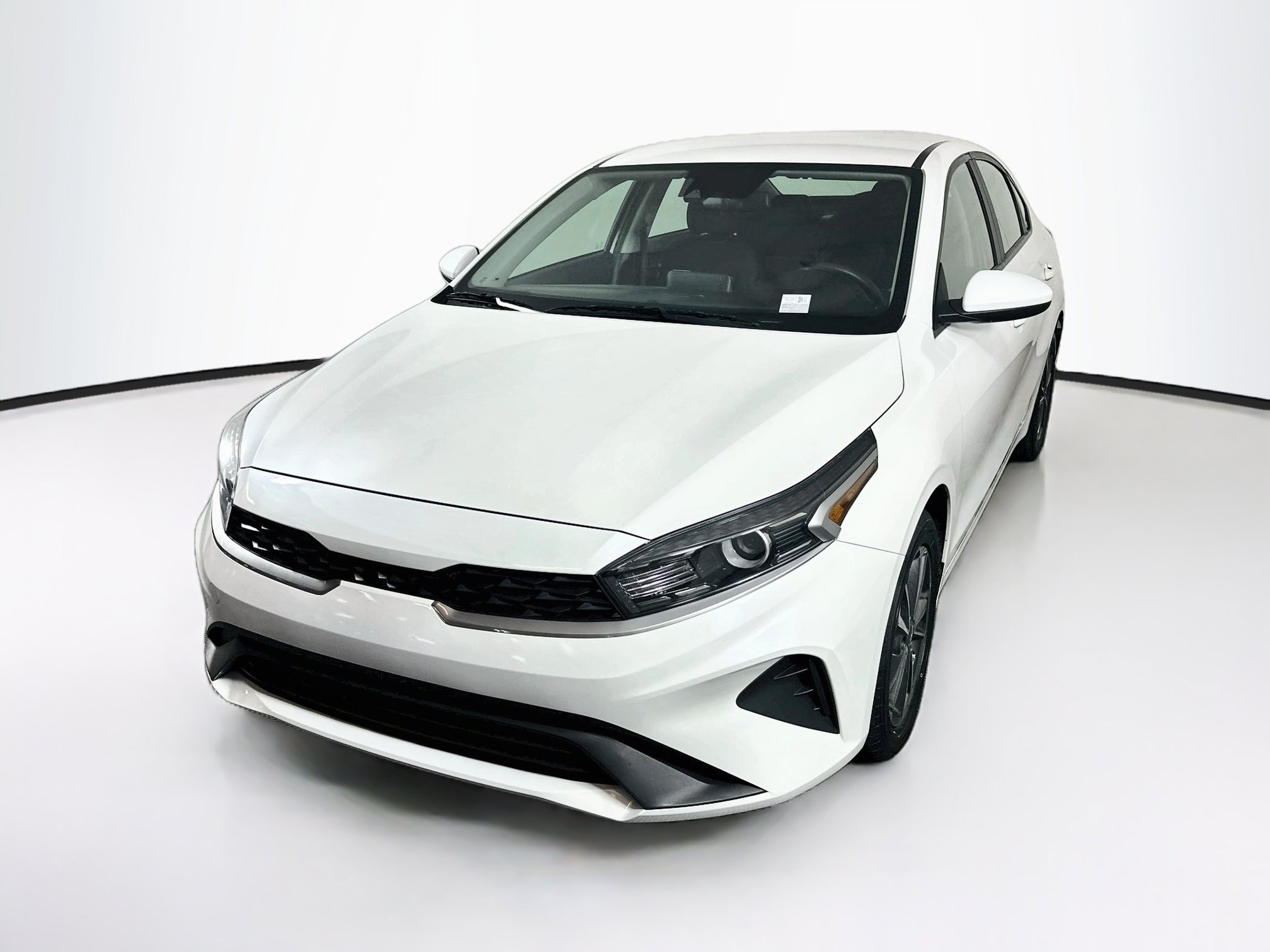 Used 2024 Kia Forte LXS FWD image 3