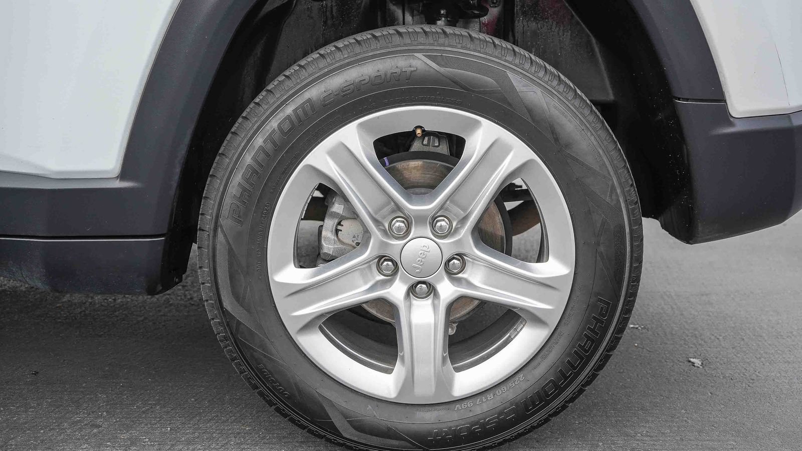 Used 2024 Jeep Compass Latitude AWD/4WD image 10