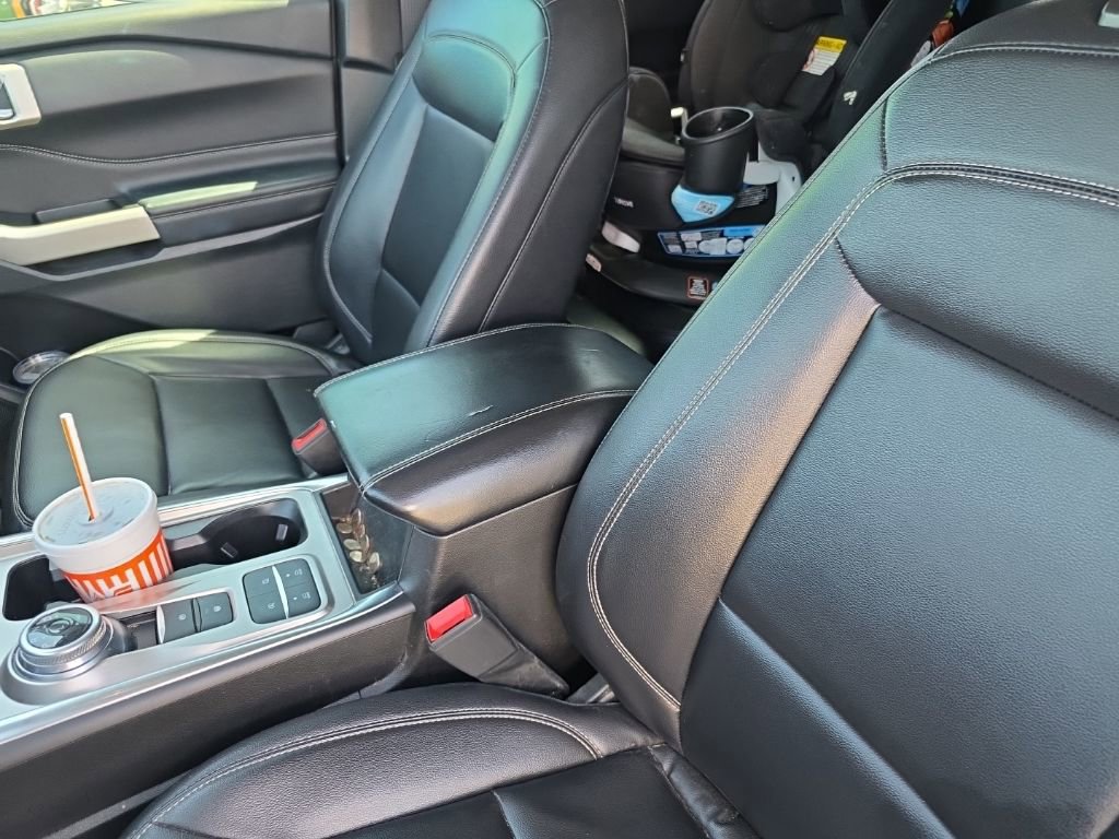 Used 2021 Ford Explorer XLT w/ Equipment Group 202A image 12