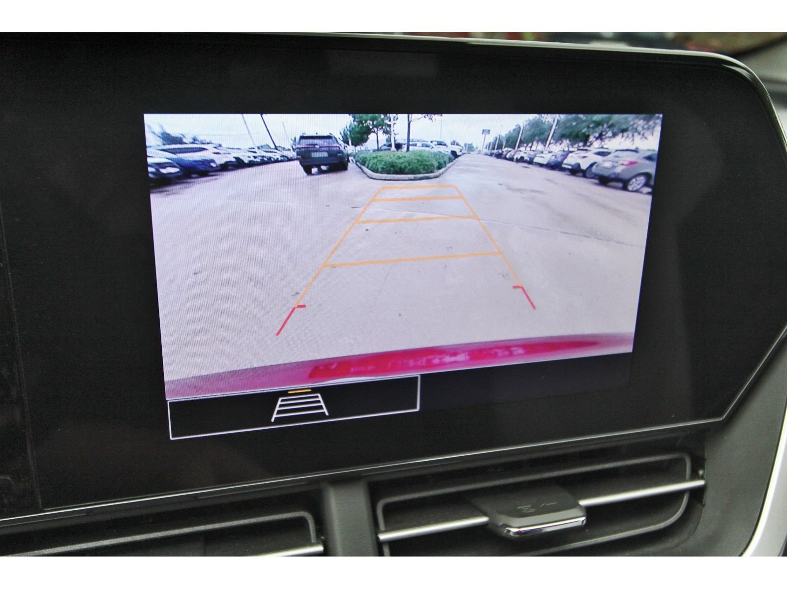 Used 2024 Chevrolet Trax LS w/ LS Convenience Package FWD image 22