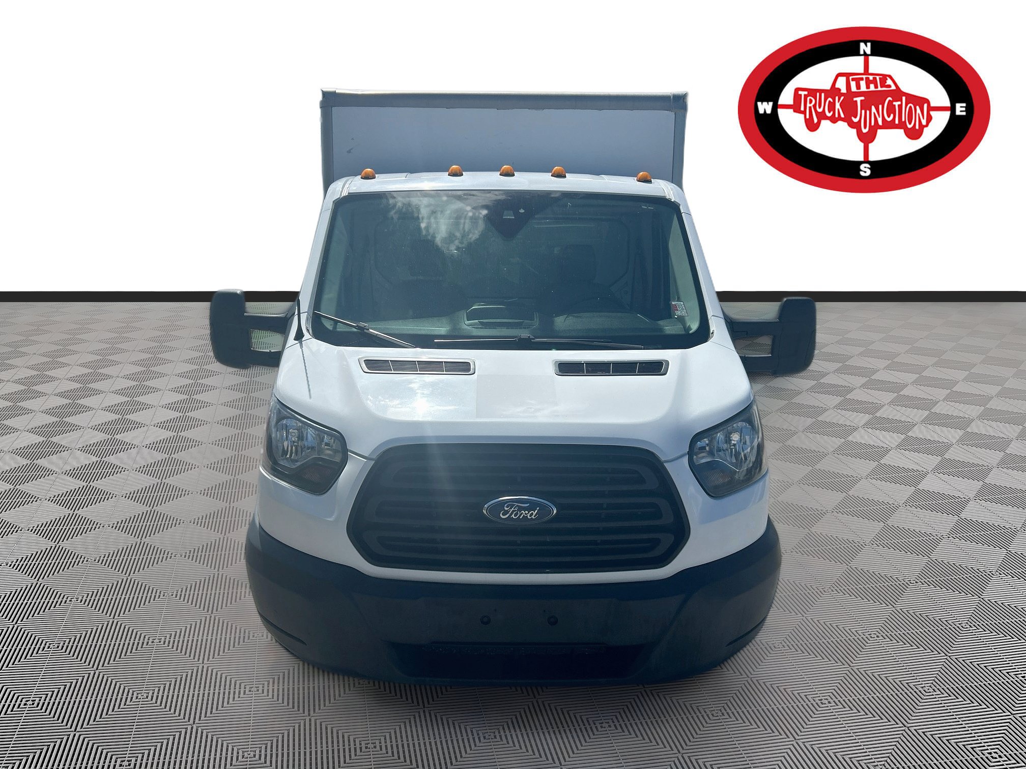 Used 2019 Ford Transit 350 156 DRW RWD image 2