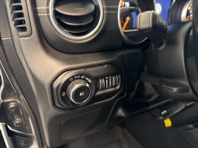 Used 2021 Jeep Wrangler Unlimited Sahara w/ Uconnect 4C Nav & Sound Group image 18