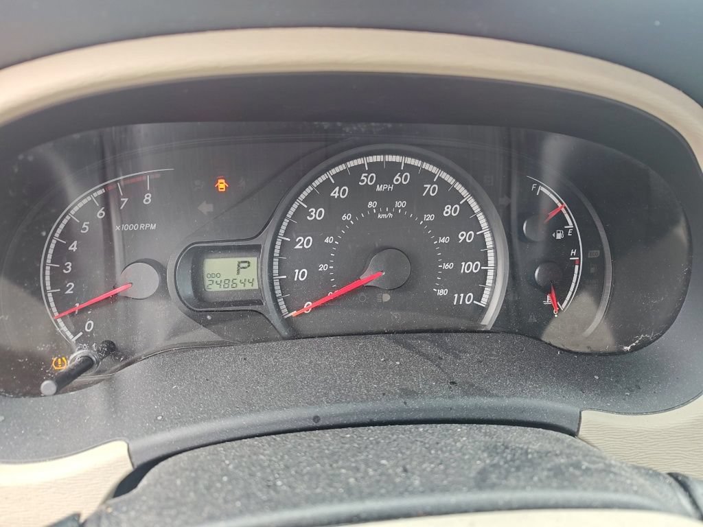Used 2012 Toyota Sienna LE w/ Towing Pkg FWD image 9