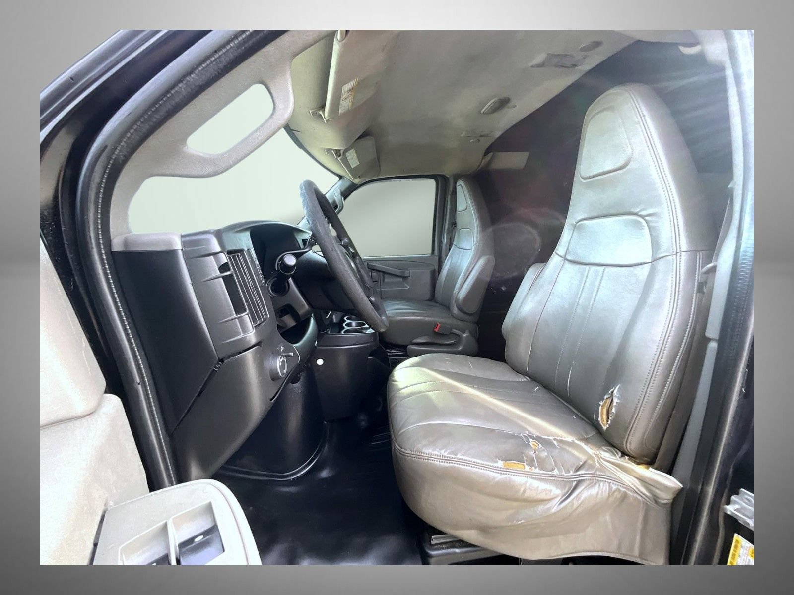 Used 2016 GMC Savana 3500 Extended RWD image 8