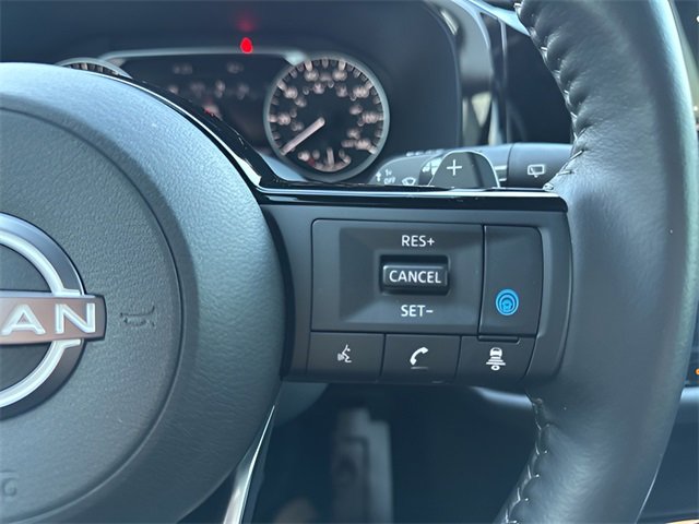 Used 2023 Nissan Pathfinder SL image 32