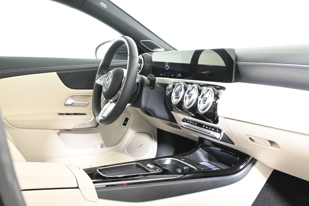 Certified 2026 Mercedes-Benz CLA 250 4MATIC image 33