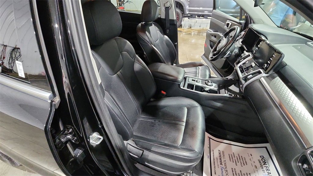 Used 2021 Kia Sorento S image 28