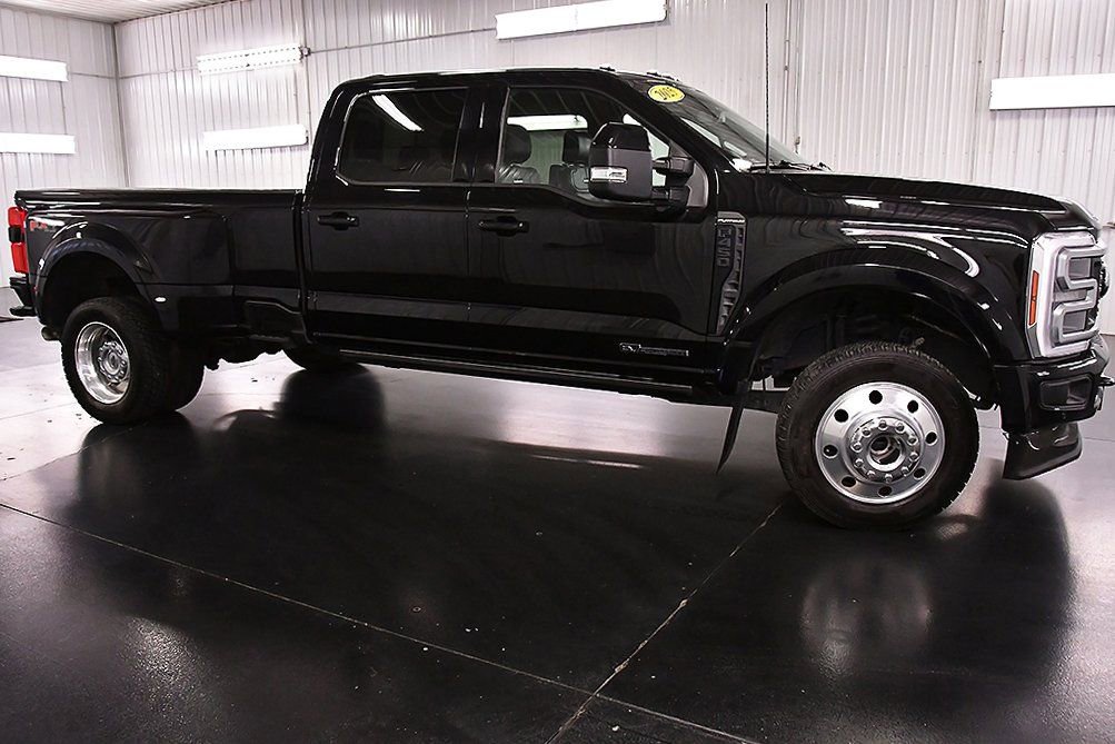 Used 2025 Ford F450 Platinum w/ FX4 Off-Road Package image 8