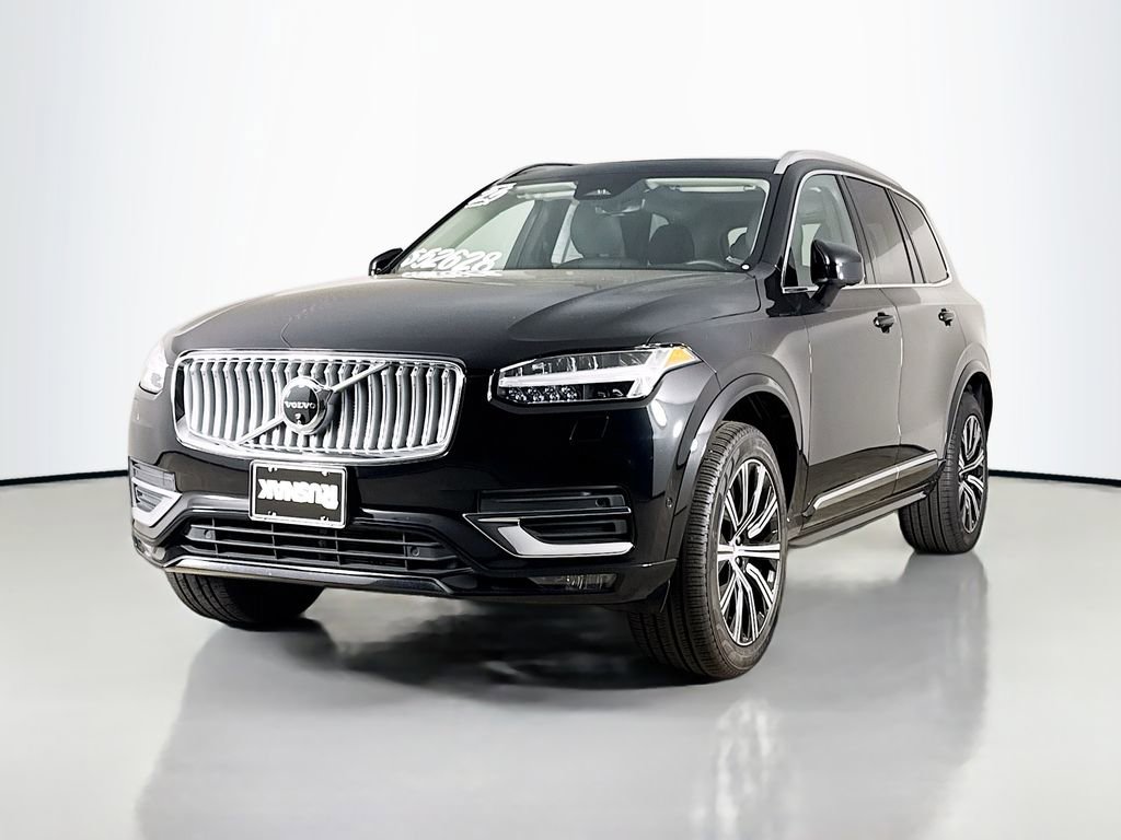 Certified 2025 Volvo XC90 B6 Plus image 3
