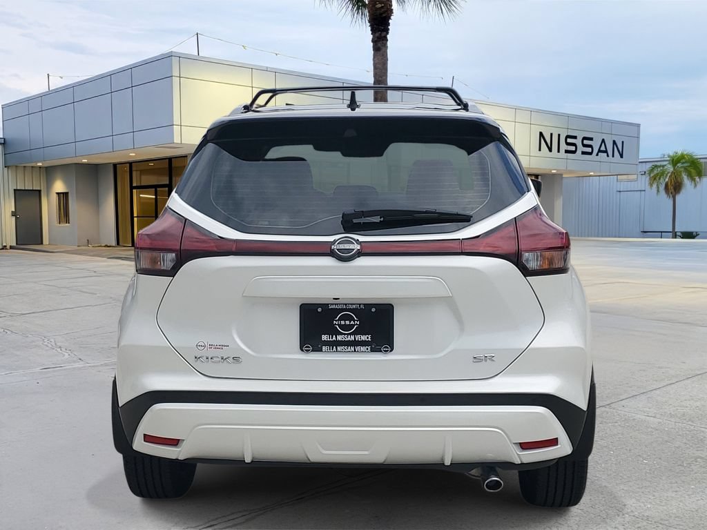 Certified 2024 Nissan Kicks SR w/ SR Premium Package FWD image 5