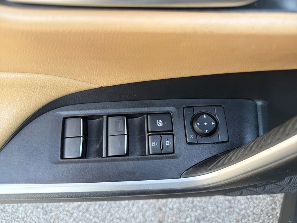 Used 2022 Toyota RAV4 XLE Premium FWD image 46