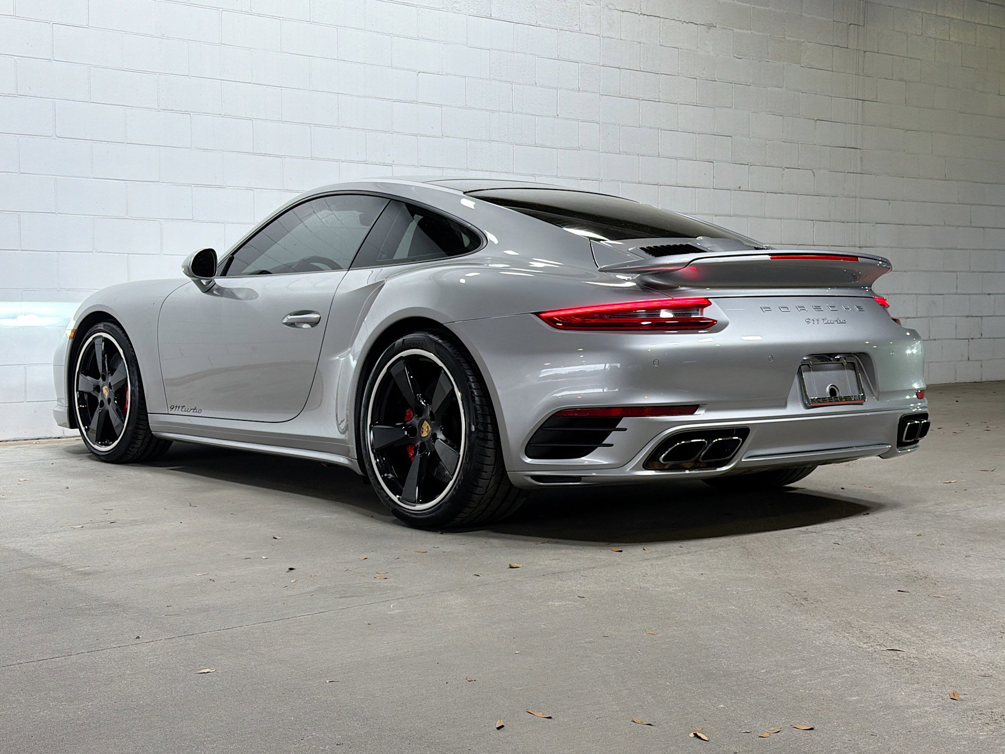 Used 2019 Porsche 911 Turbo image 3