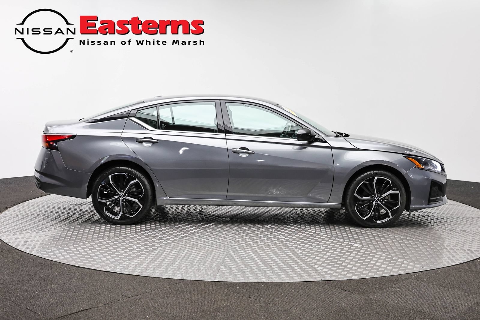 Used 2023 Nissan Altima 2.5 SR AWD/4WD image 4