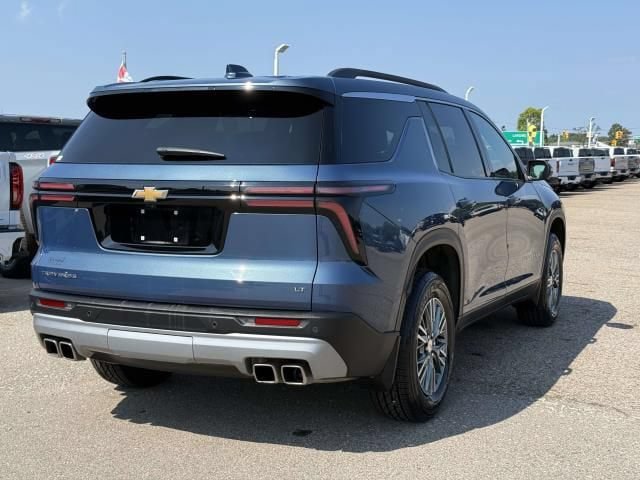 Used 2024 Chevrolet Traverse LT w/ Trailering Package FWD image 5