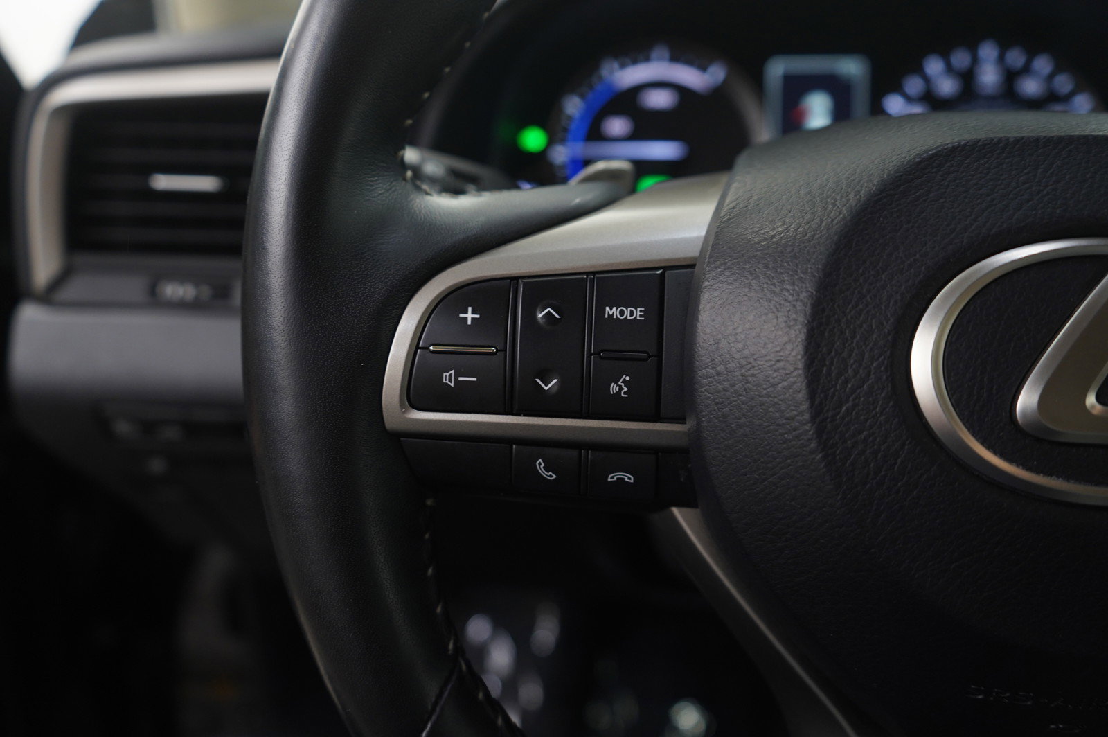 Used 2022 Lexus RX 450h AWD w/ Premium Package image 17