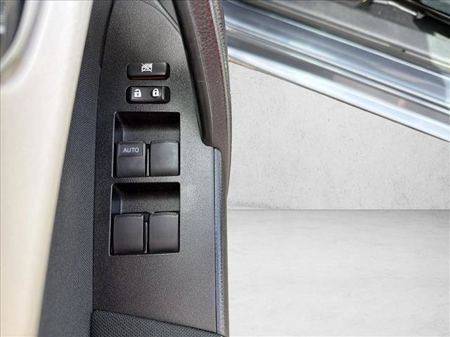 Used 2014 Toyota Corolla LE FWD image 11