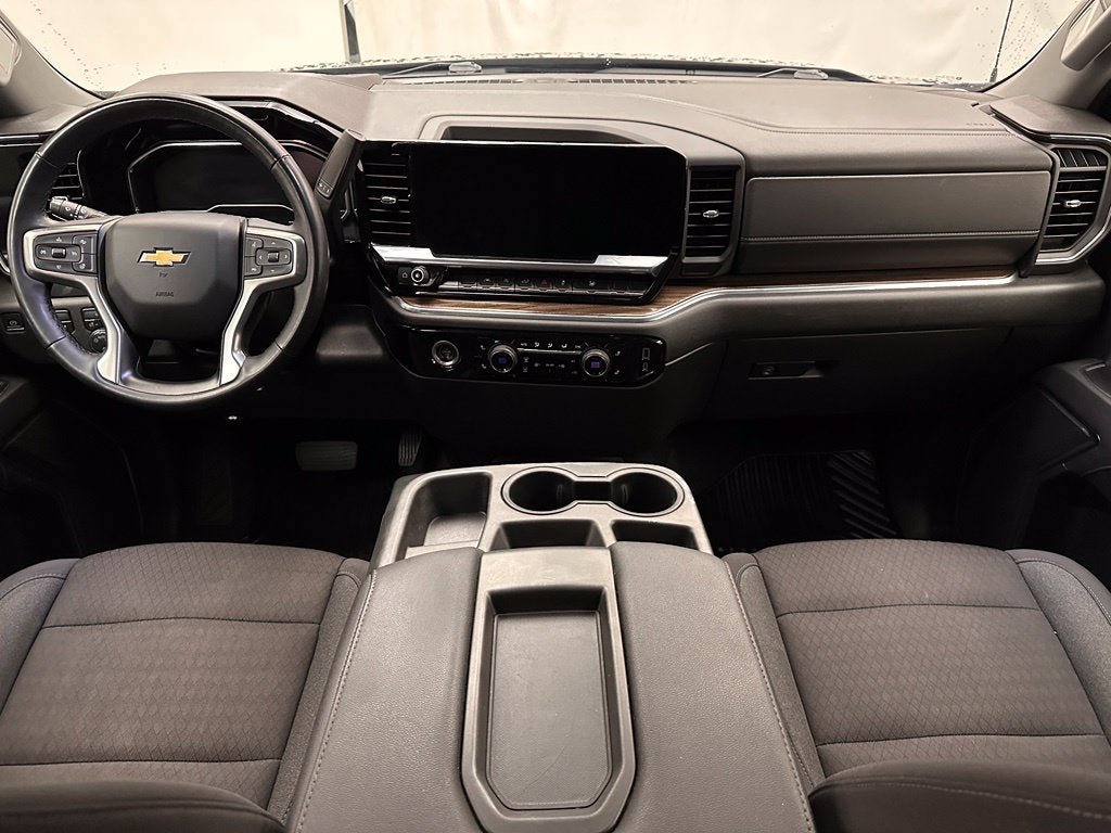 Used 2023 Chevrolet Silverado 1500 LT AWD/4WD image 7
