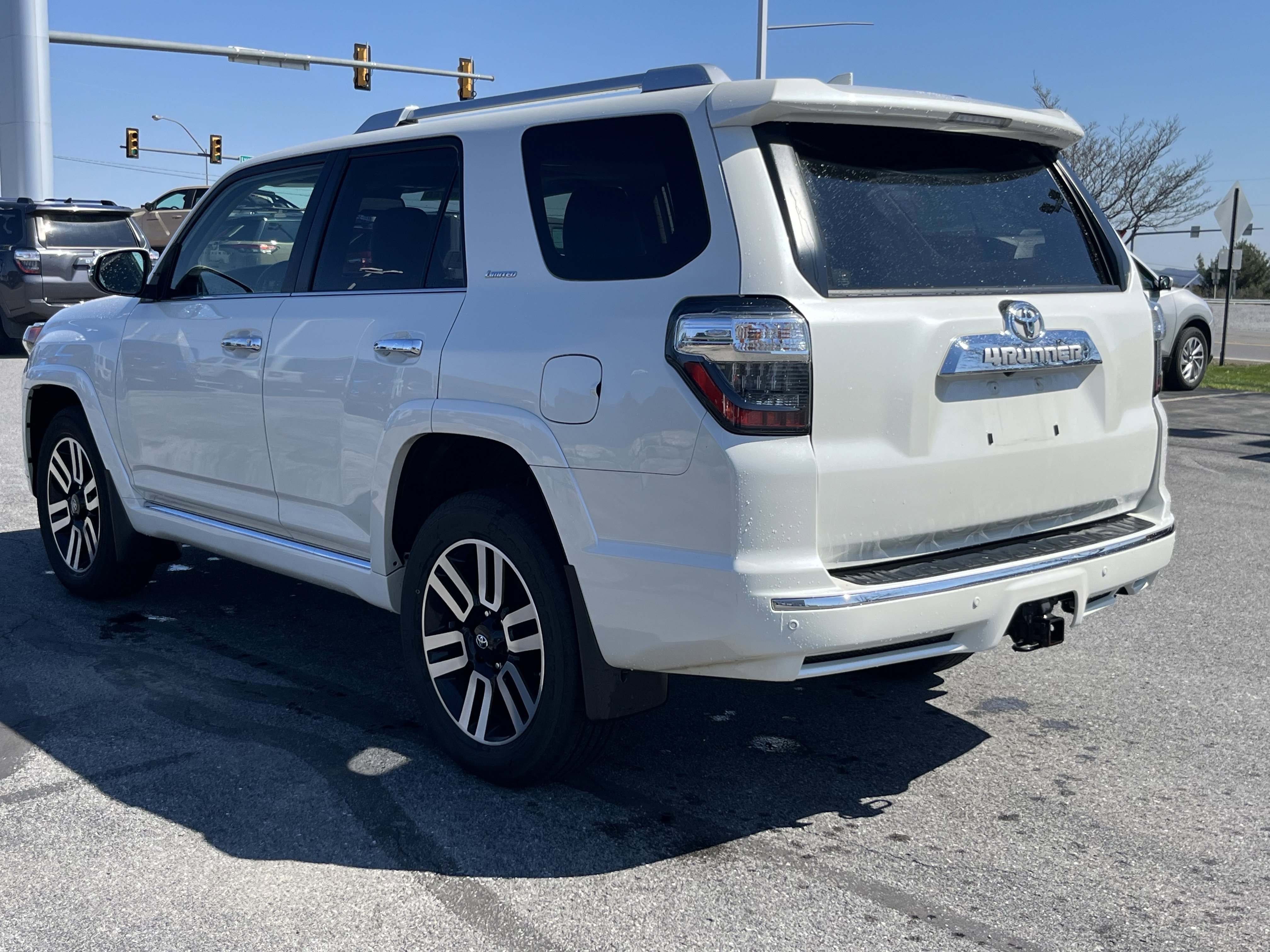 Used 2020 Toyota 4Runner Limited AWD/4WD image 6