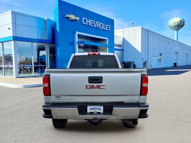 Used 2017 GMC Sierra 2500 SLE w/ SLE Preferred Package AWD/4WD image 4