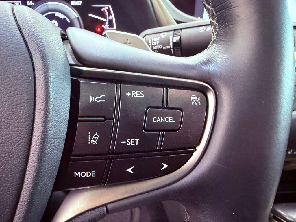 Certified 2020 Lexus ES 300h w/ Premium Package image 22