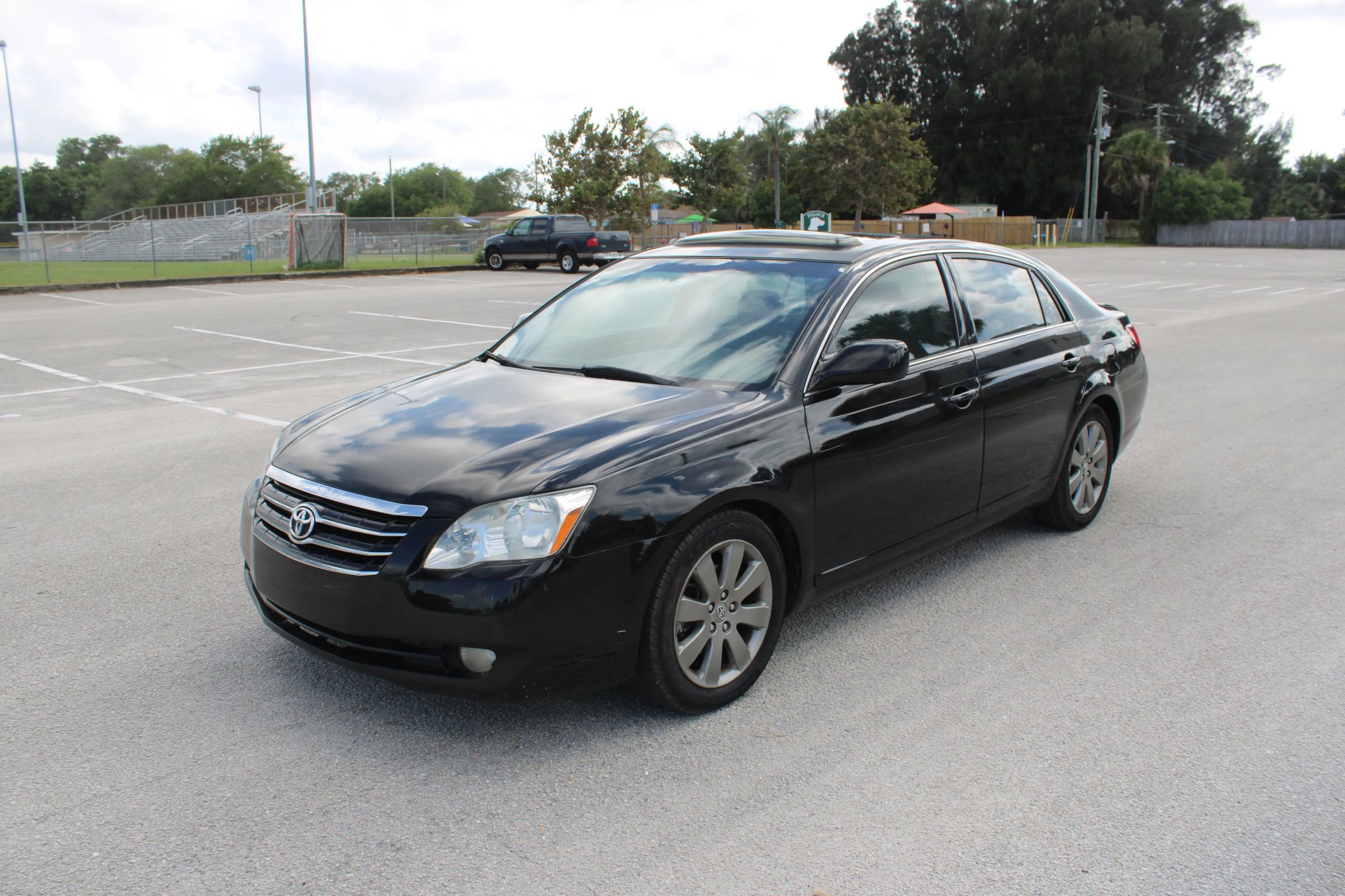 Used 2006 Toyota Avalon Touring FWD image 1