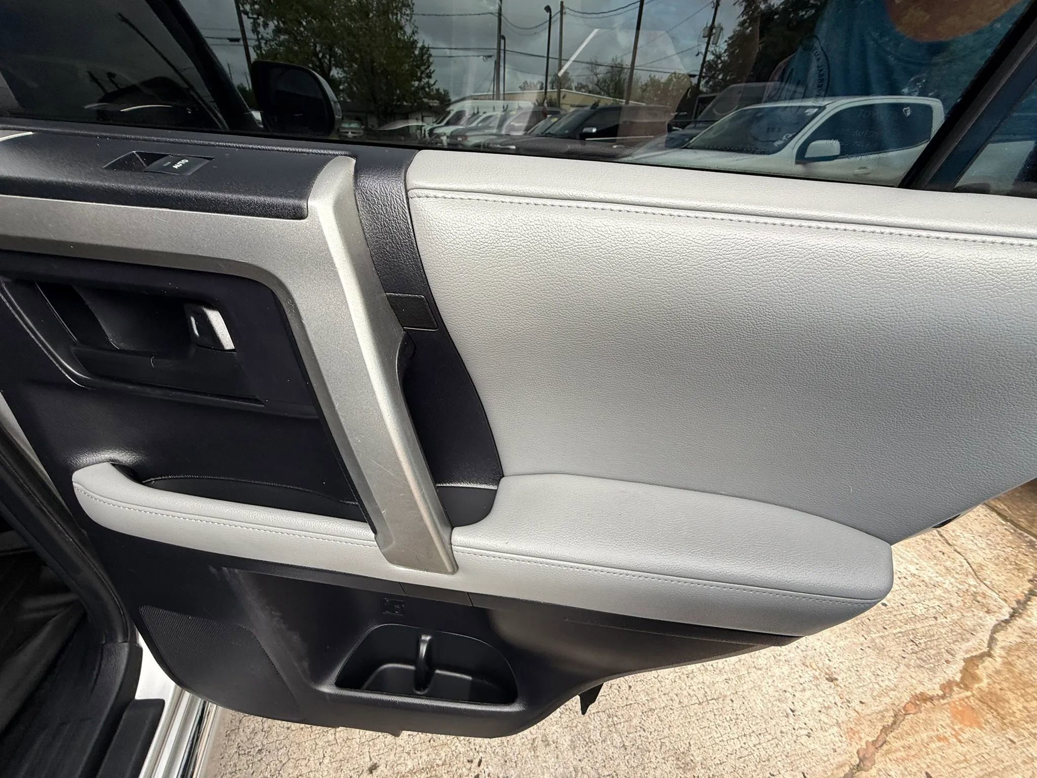 Used 2013 Toyota 4Runner SR5 w/ Convenience Pkg RWD image 22