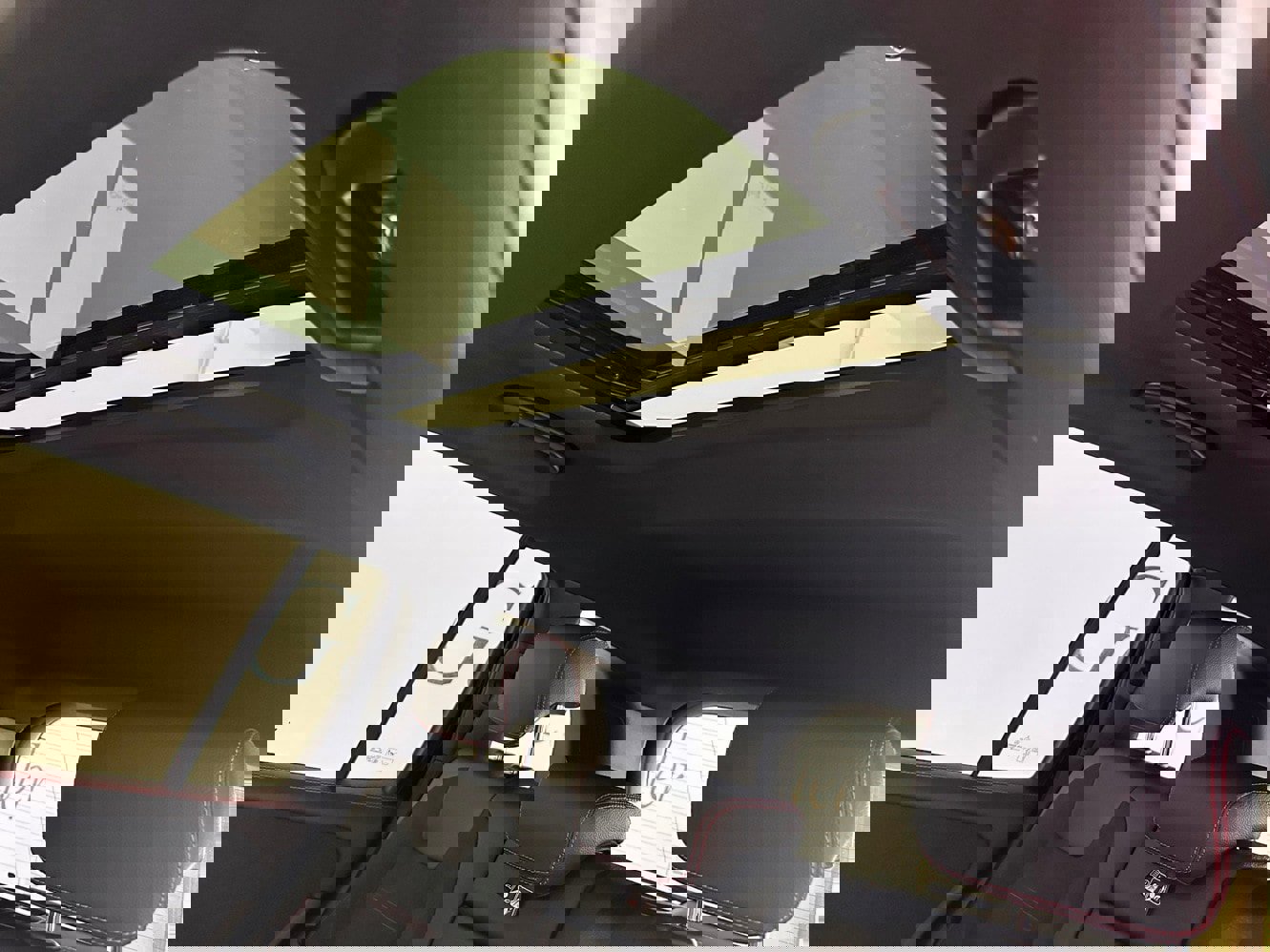 Used 2024 Mercedes-Benz GLB 250 4MATIC image 32