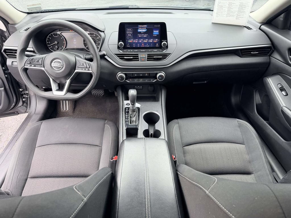 Used 2022 Nissan Altima 2.5 SV FWD image 16