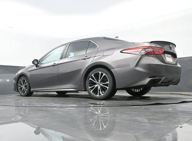 Used 2019 Toyota Camry SE w/ Convenience Package FWD image 10