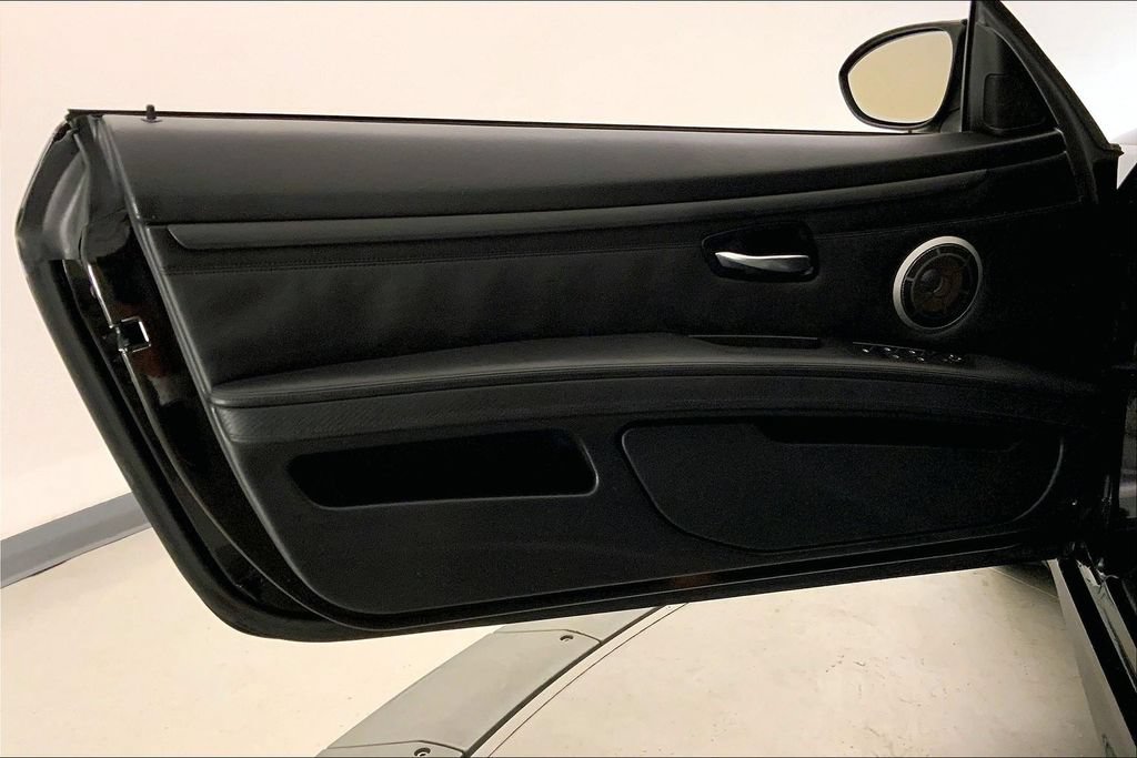 Used 2013 BMW M3 Convertible RWD image 24