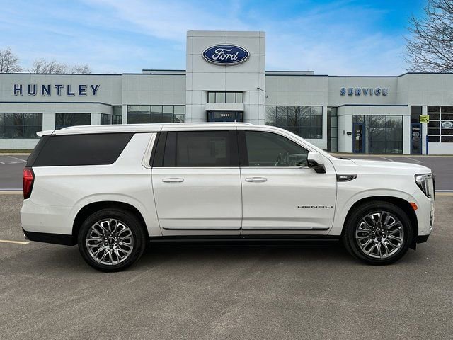 Used 2023 GMC Yukon XL Denali Ultimate image 5