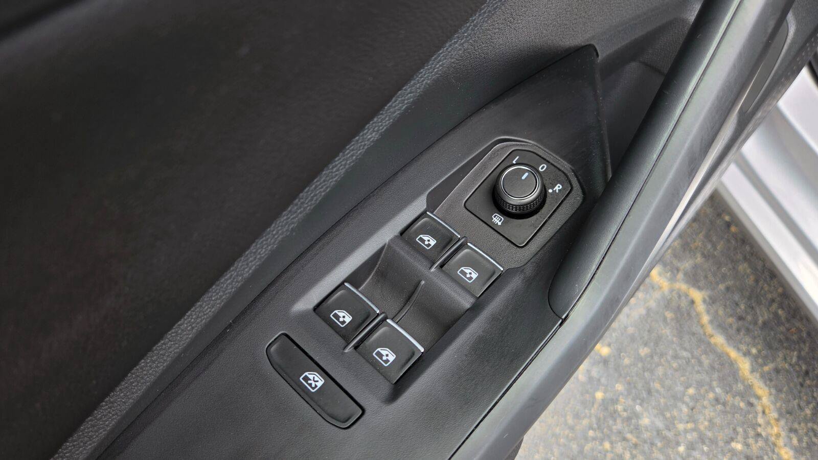 Certified 2025 Volkswagen Jetta Sport FWD image 20