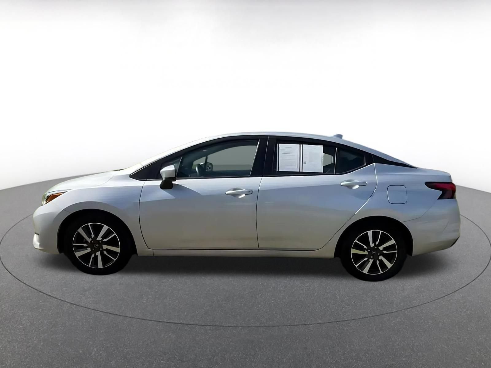 Used 2025 Nissan Versa SV FWD image 8