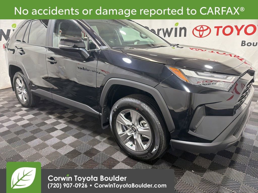 Used 2025 Toyota RAV4 XLE image 1