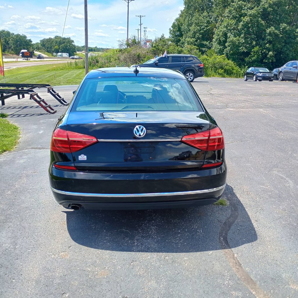 Used 2016 Volkswagen Passat 1.8T SE FWD image 4