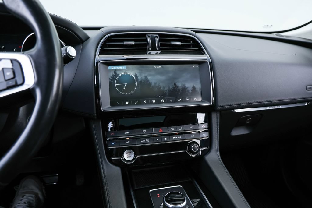 Used 2020 Jaguar F-PACE Prestige AWD/4WD image 11