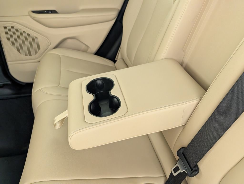 Certified 2024 Jeep Grand Cherokee Limited image 31