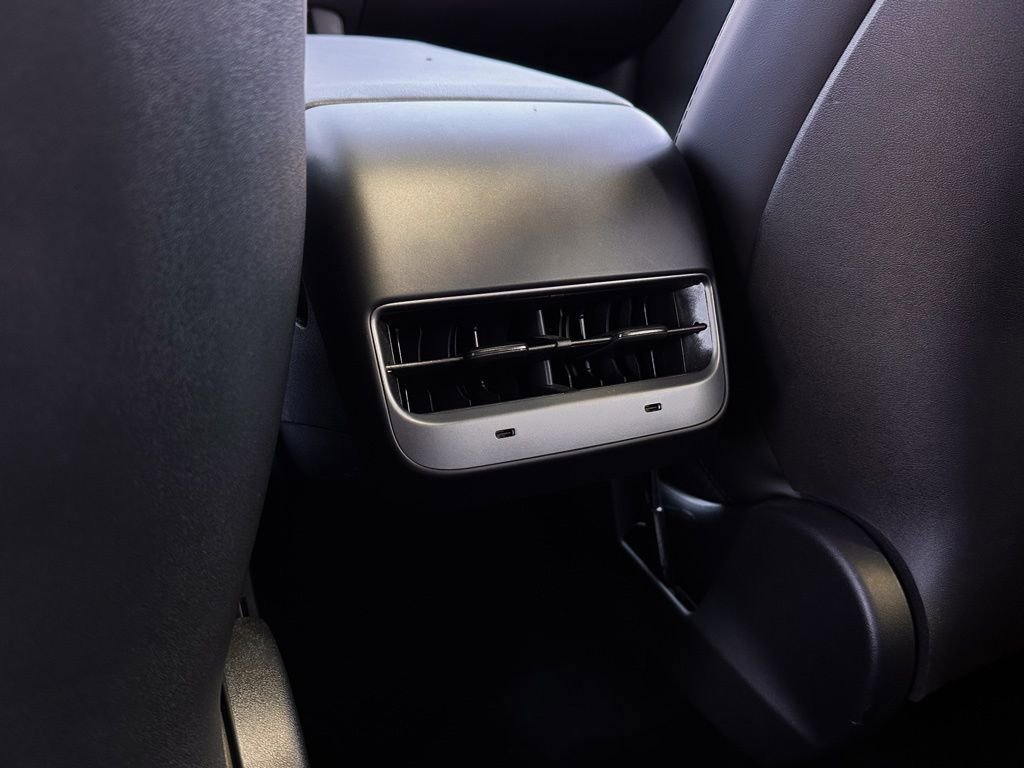 Used 2024 Tesla Model Y Performance image 18