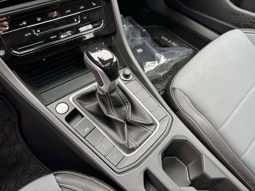 New 2026 Volkswagen Jetta SE image 24