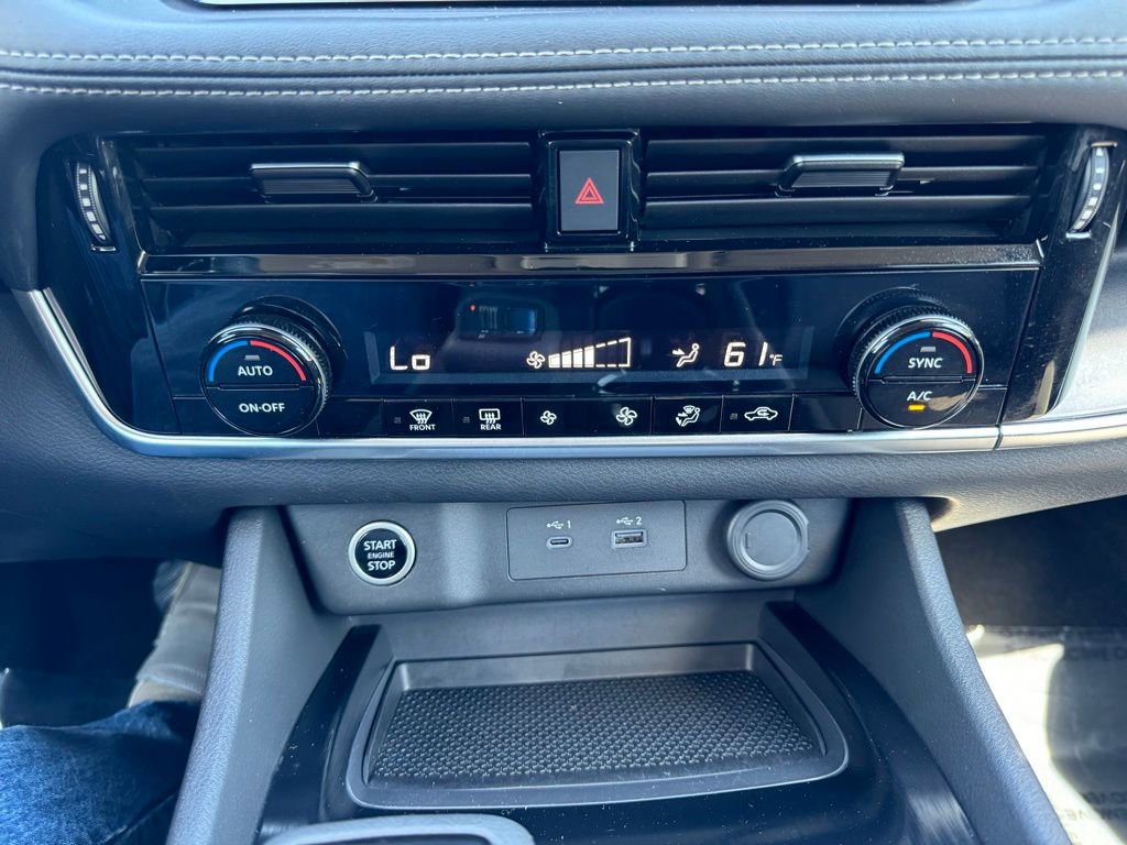 Used 2022 Nissan Rogue SV image 29