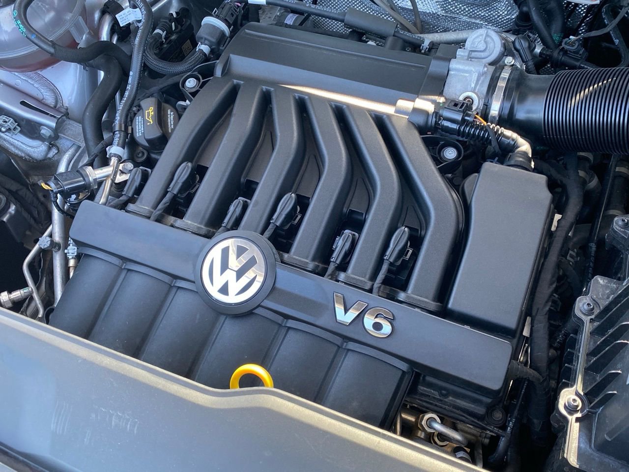 Used 2023 Volkswagen Atlas Cross Sport SEL Premium R-Line image 28