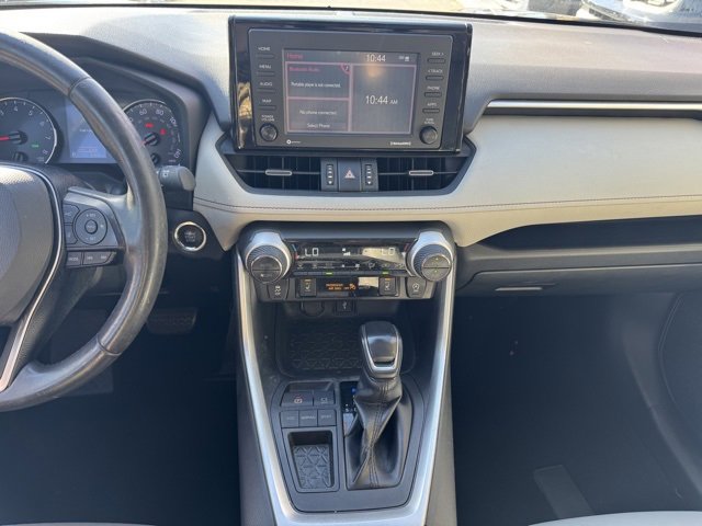 Used 2020 Toyota RAV4 XLE Premium image 20