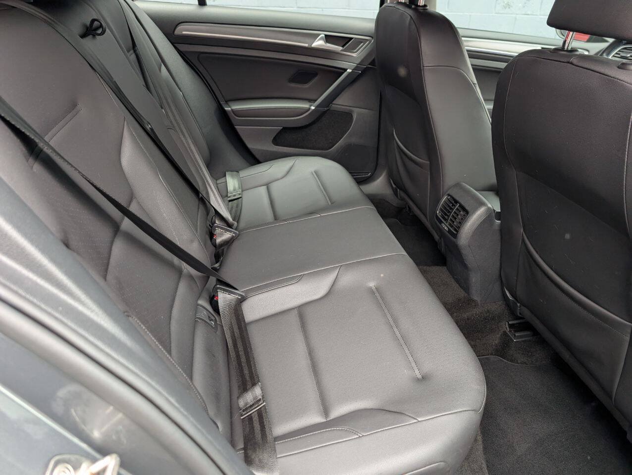 Used 2019 Volkswagen e-Golf SEL Premium FWD image 9