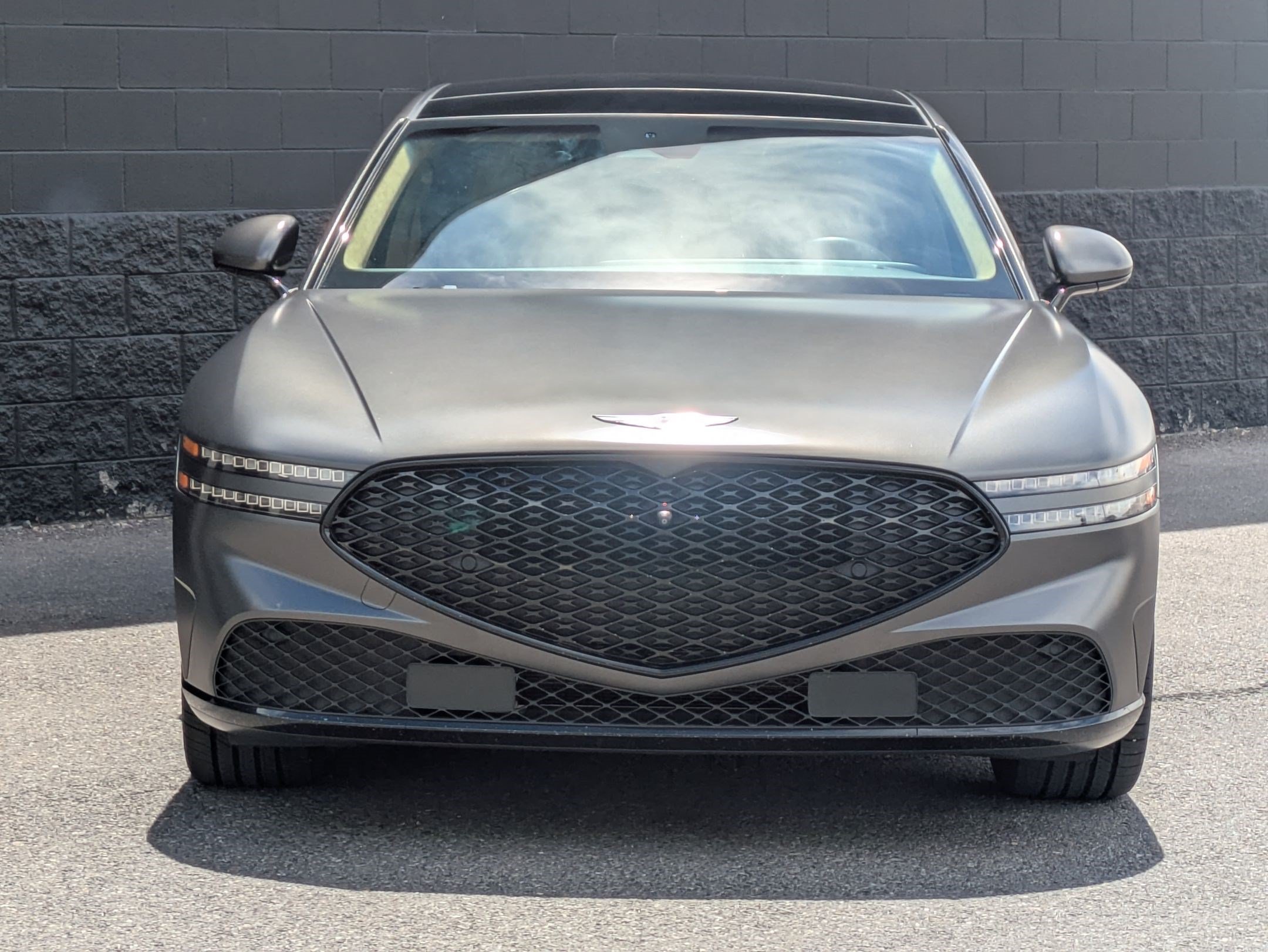 Used 2023 Genesis G90 3.5T AWD/4WD image 2