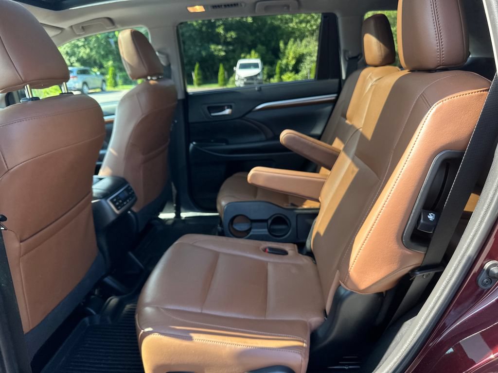 Used 2019 Toyota Highlander Limited Platinum AWD/4WD image 12