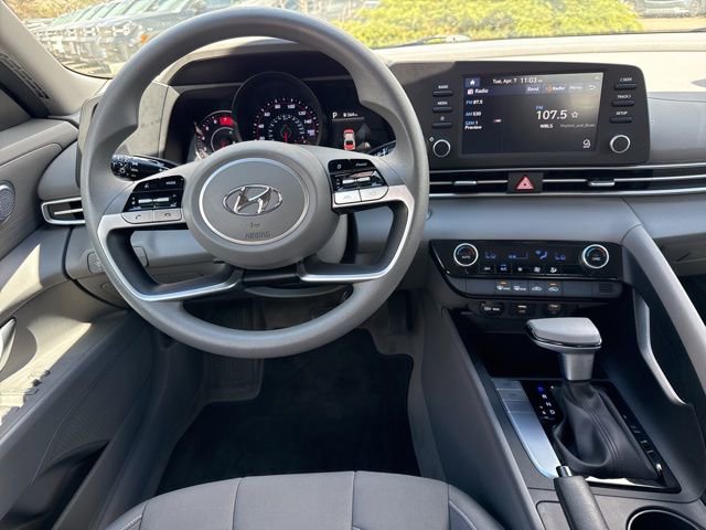Used 2023 Hyundai Elantra SEL w/ Cargo Package image 23