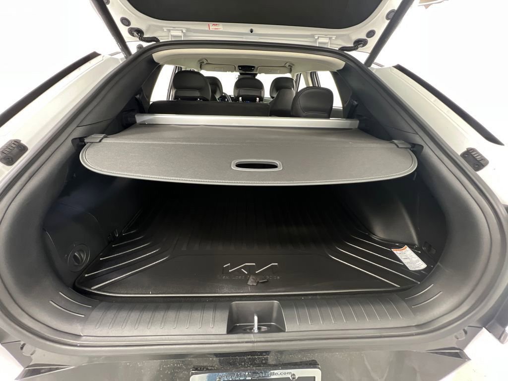 New 2025 Kia EV6 Wind image 32
